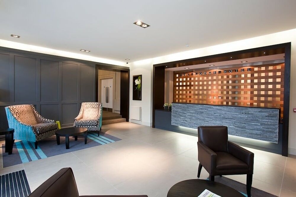 Фото The Lodge Hotel Putney