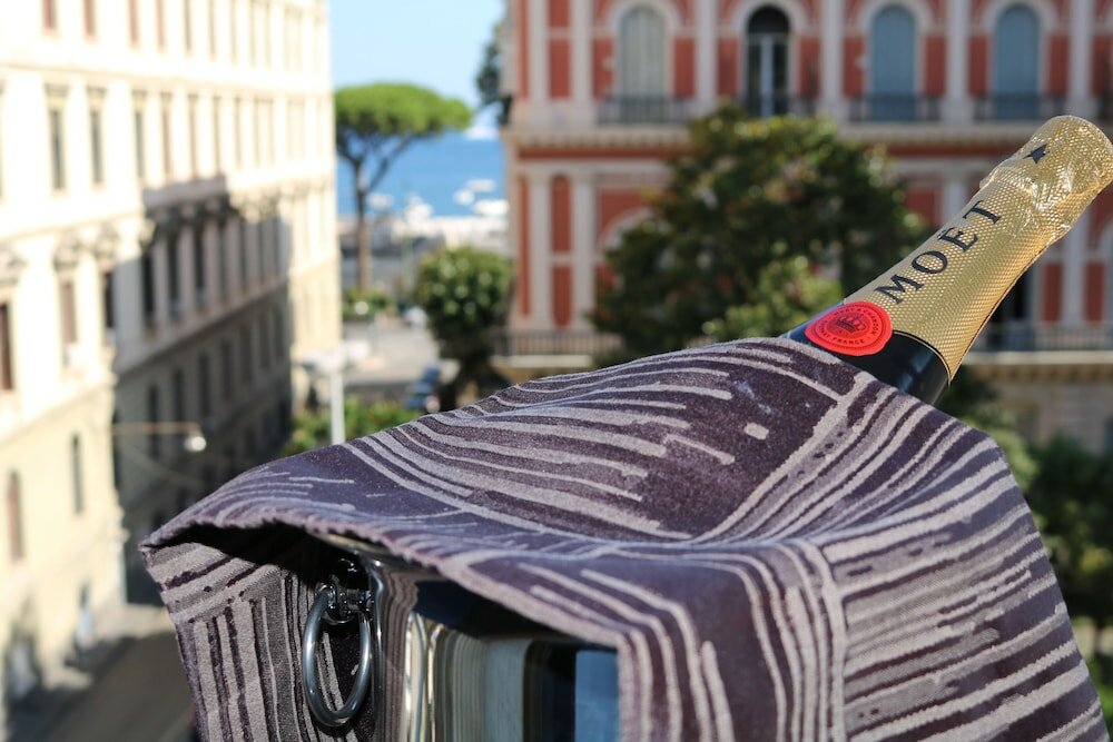 Фото Suite Napoli Riviera