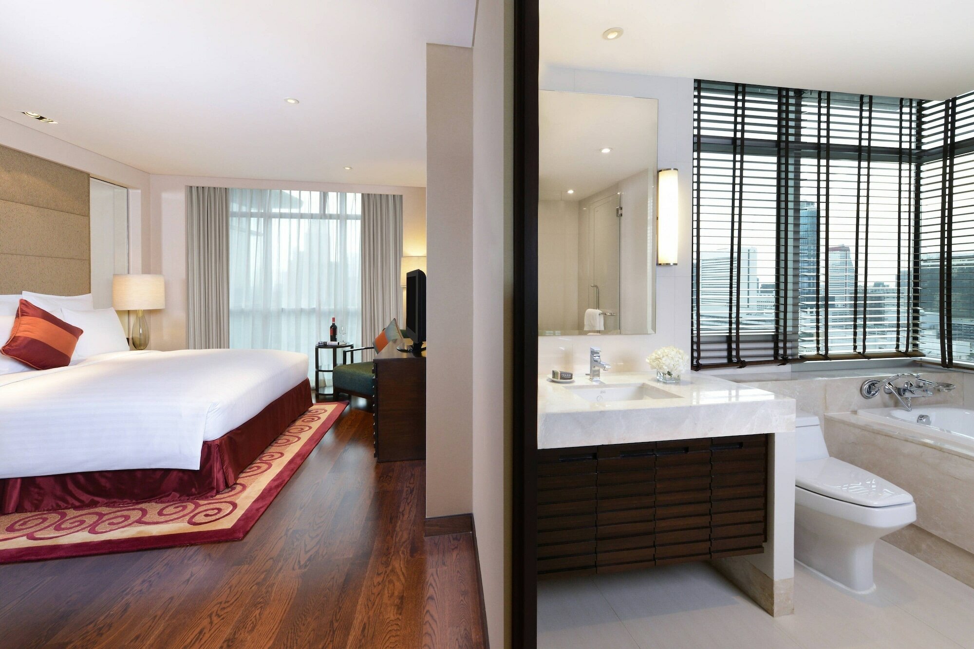 Фото Sathorn Vista Bangkok Marriott Executive Apartments