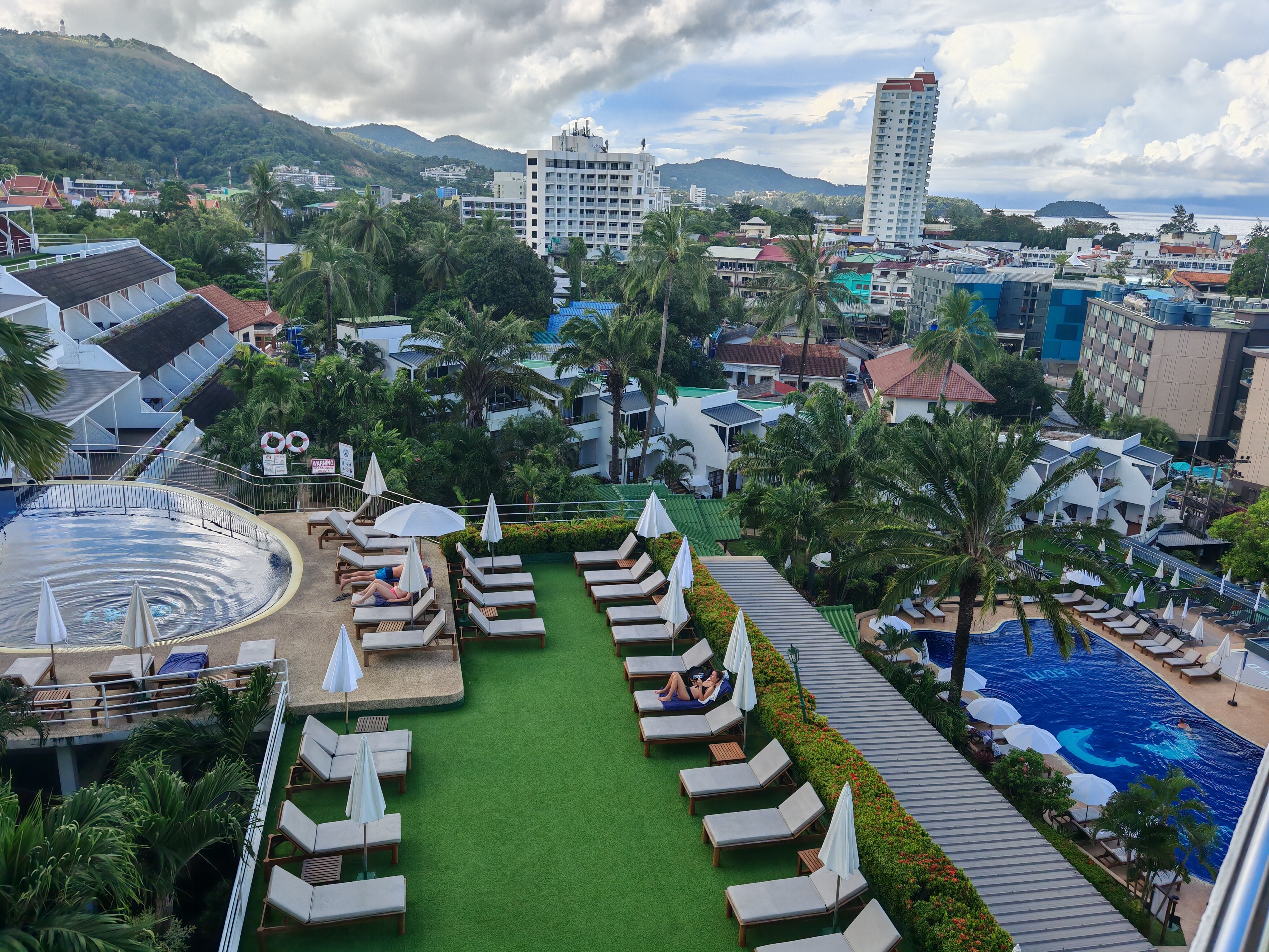 Фото отеля 1