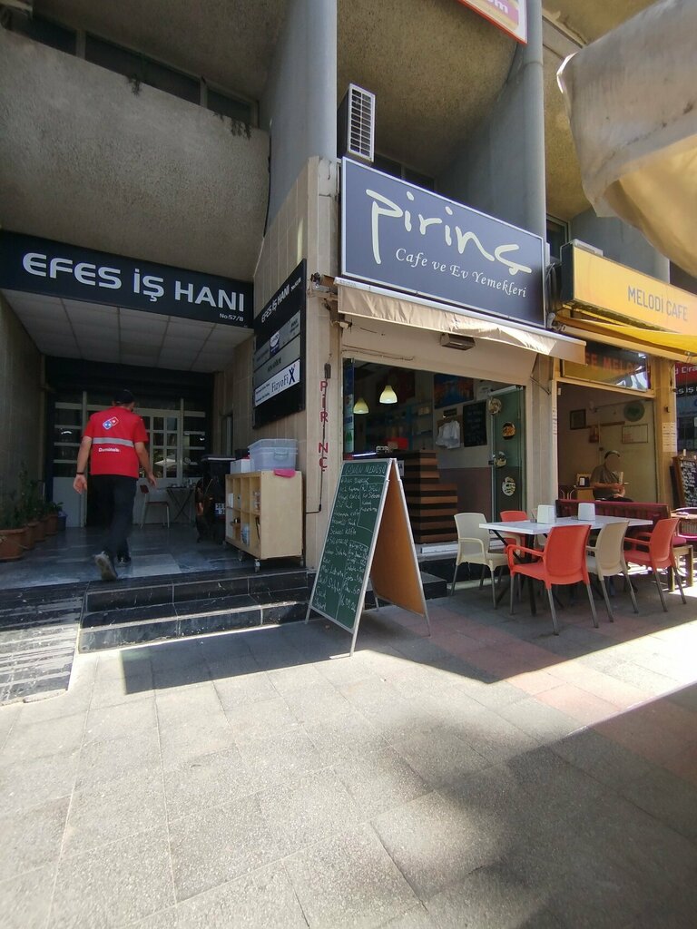 مقهى Pirinch Cafe and Home Cooking ، إزمير، صورة