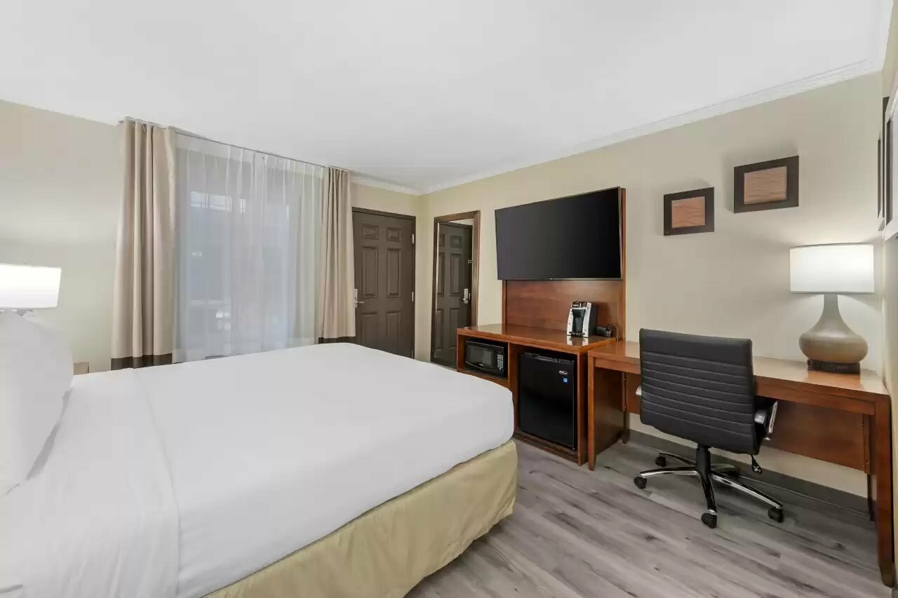 Фото Comfort Inn Santa Monica - West Los Angeles