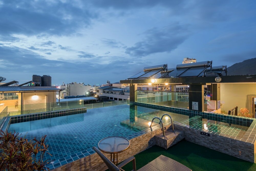 Фото Patong Buri Resort