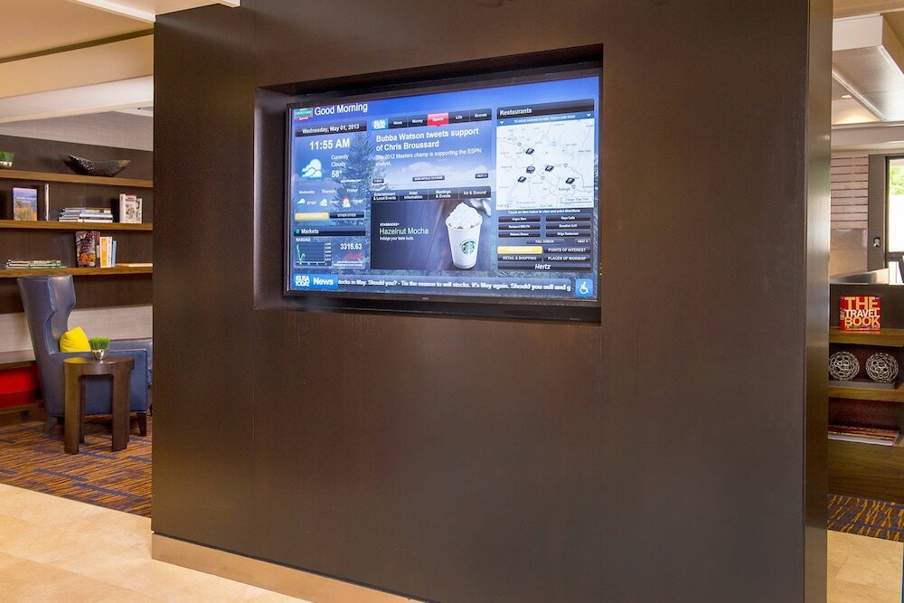 Фото Courtyard Charlotte Arrowood