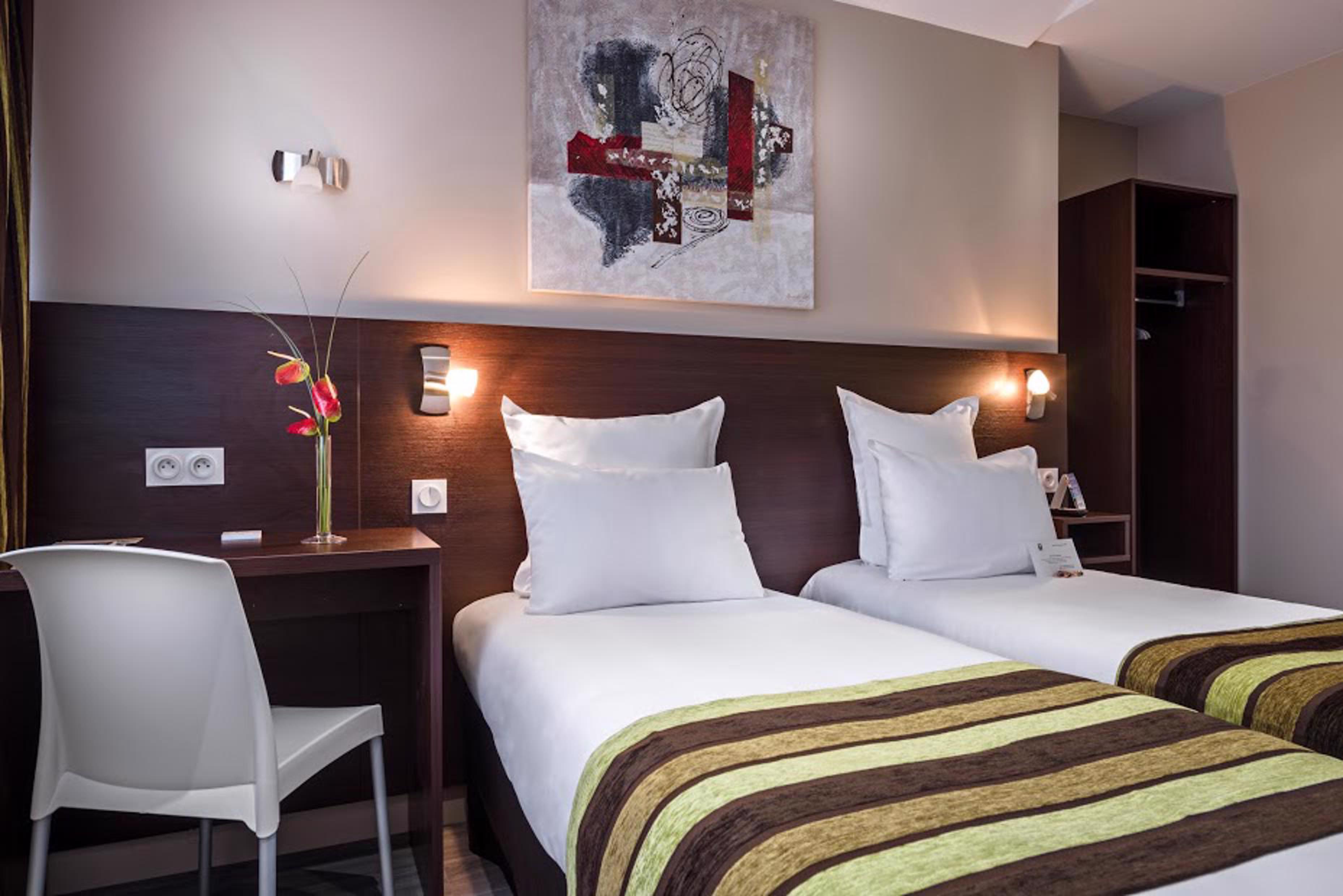 Фото Comfort Hotel Champigny Sur Marne