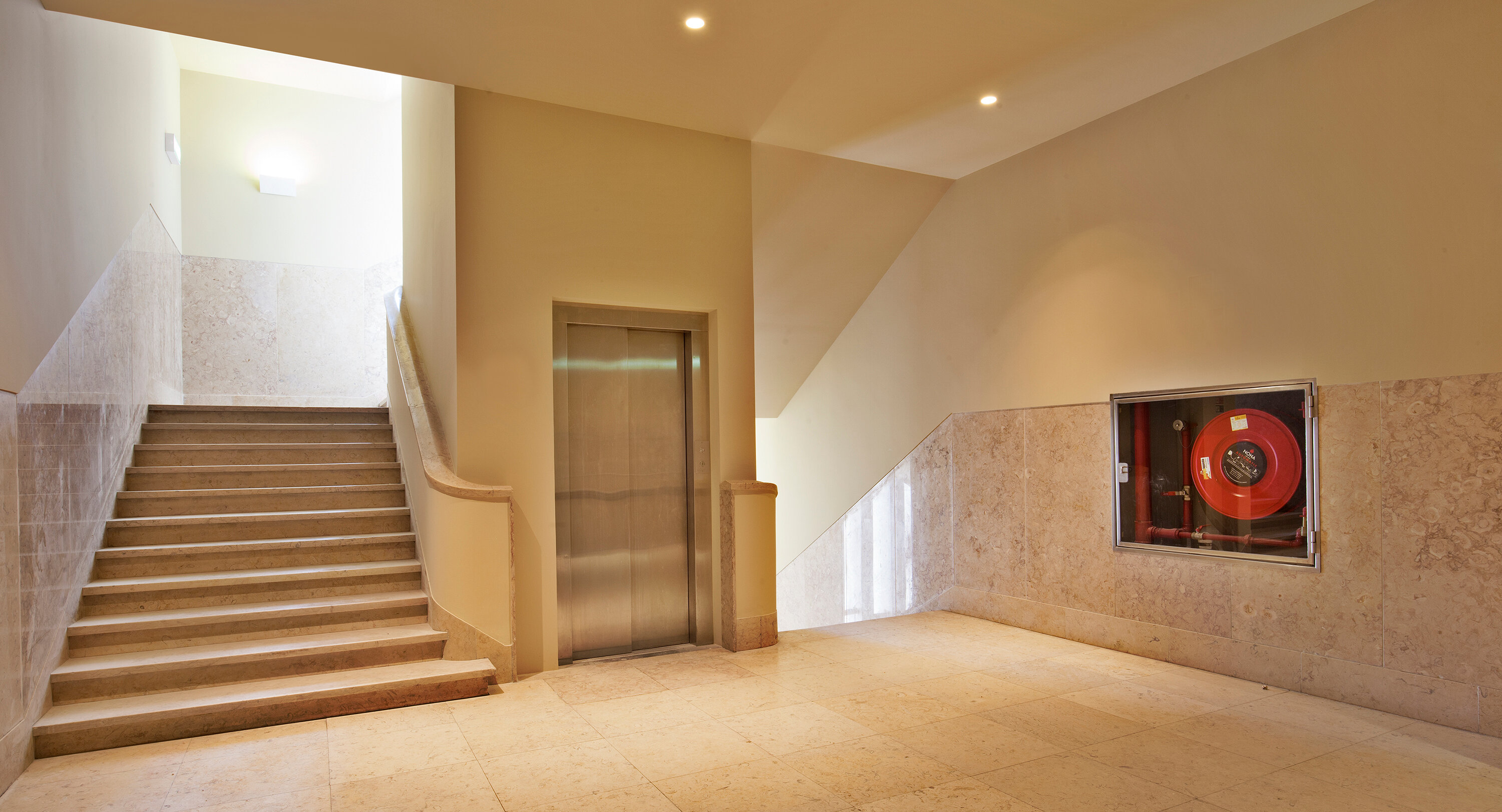 Фото Lisbon Five Stars Apartments 8 Building