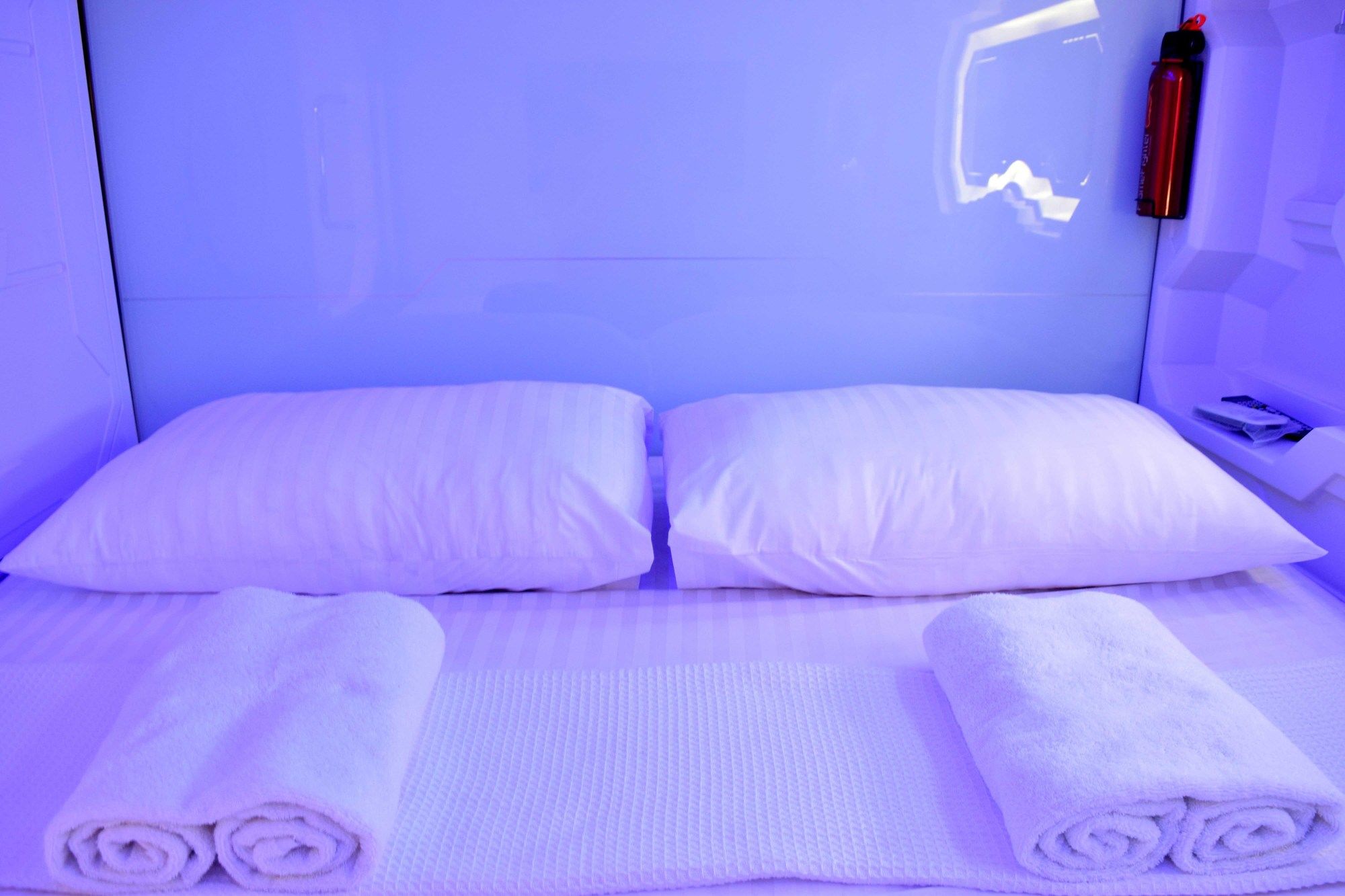 Фото Tab Capsule Hotel - Kayoon Surabaya