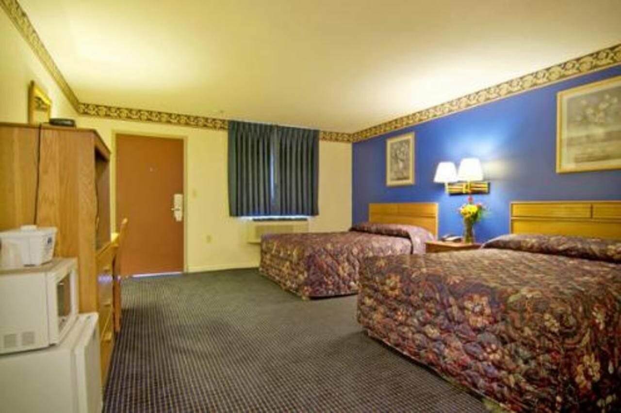Фото Americas Best Value Inn Wethersfield Hartford