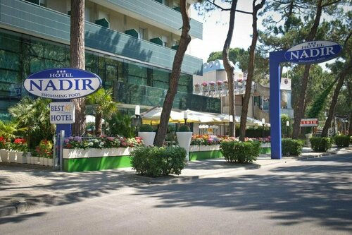 Гостиница Hotel Nadir в Червии