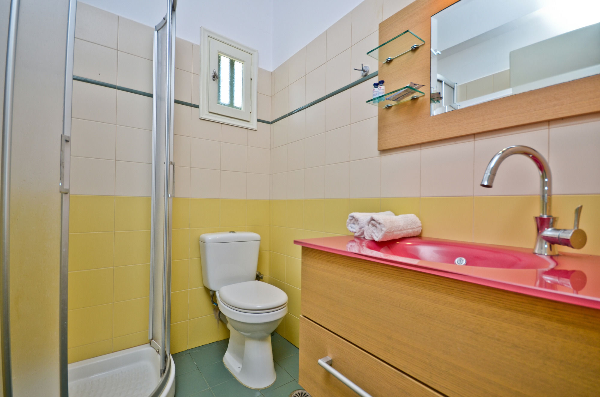 Фото Ydreos Studios & Apartments