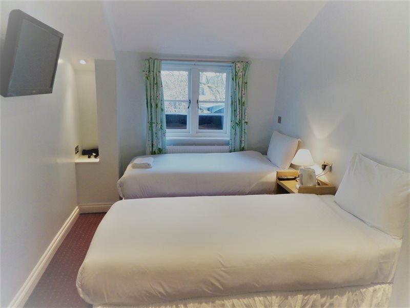 Фото Lancaster Court Hotel