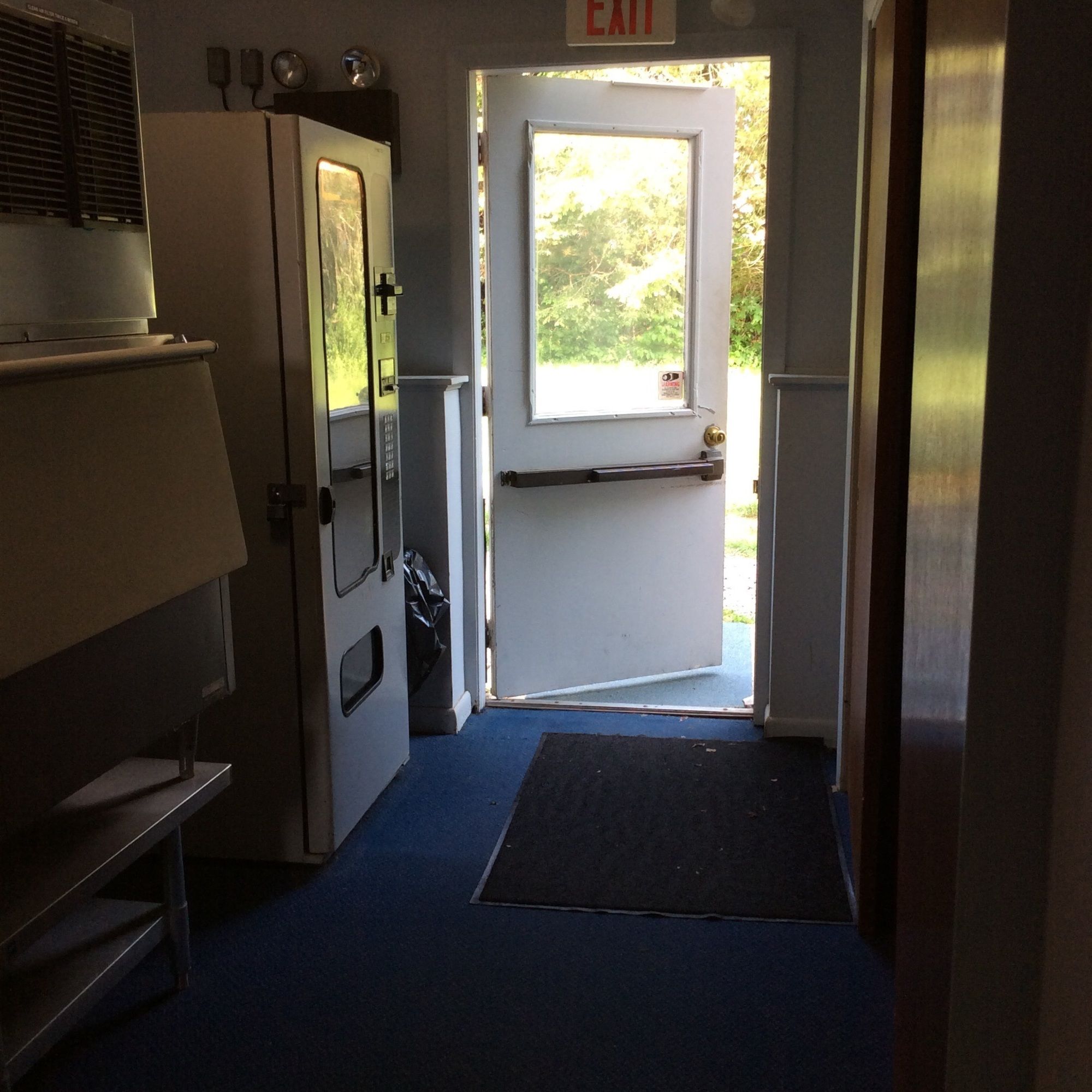 Фото Wickford Motor Inn