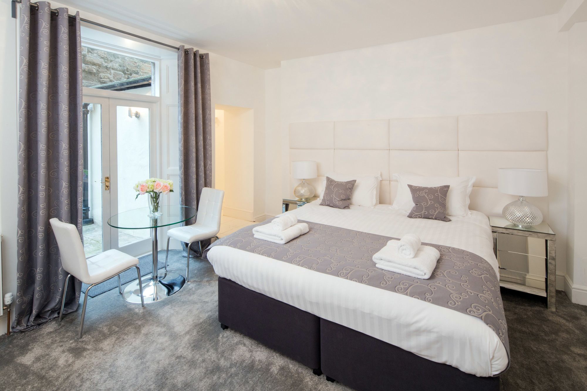 Фото Hanover 71 Suites