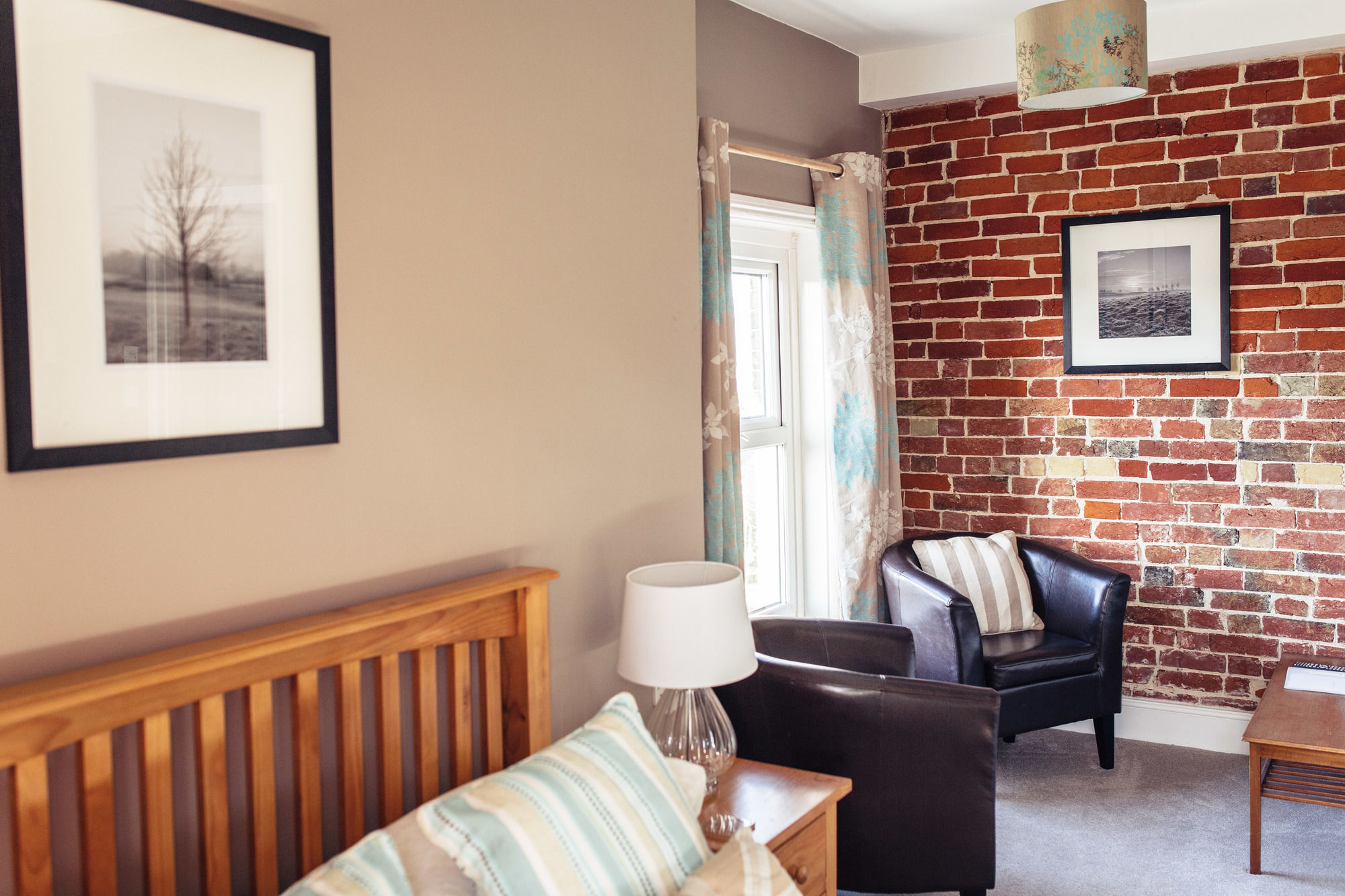 Фото The Caledon