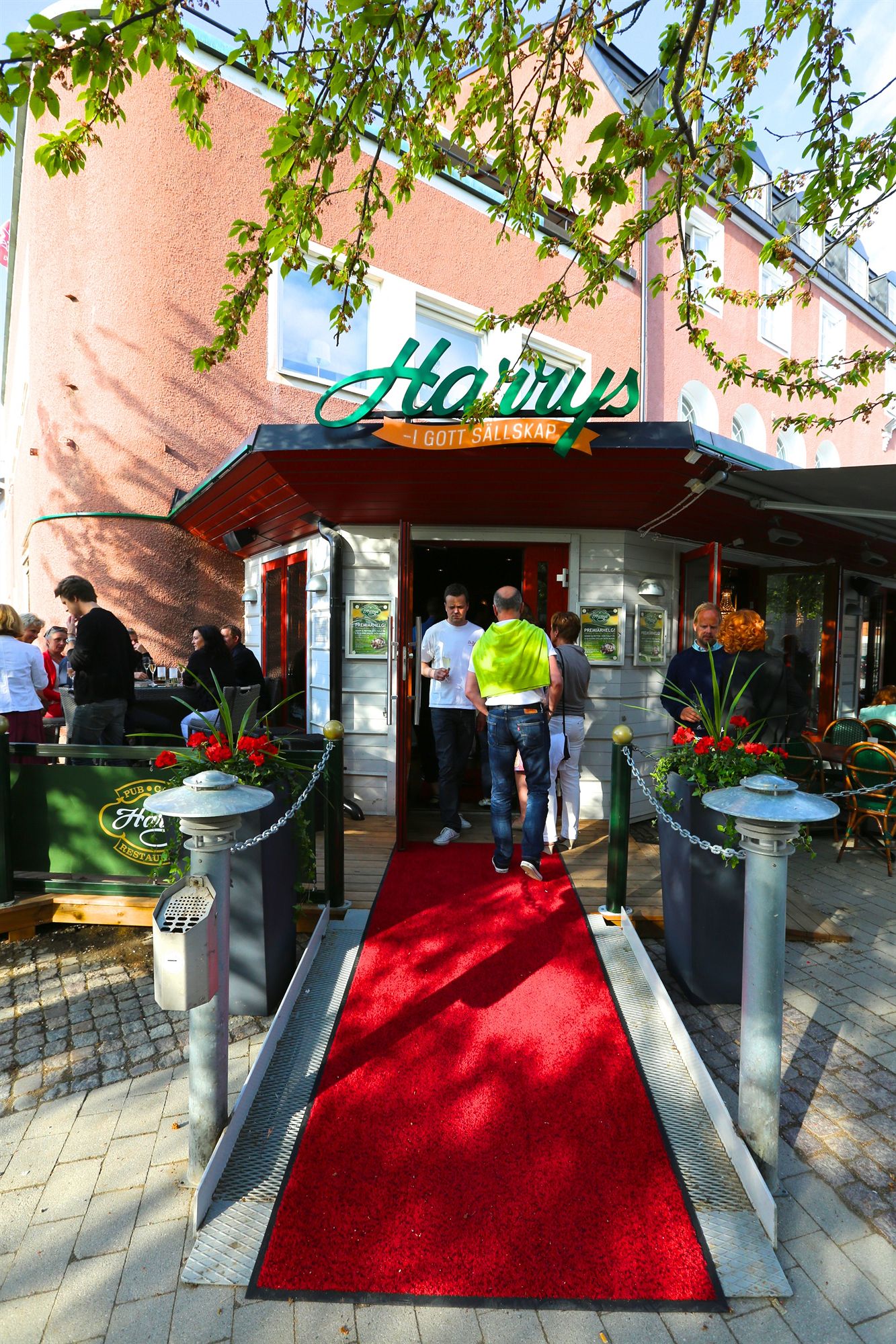 Фото Hotel Bishops Arms Strängnäs