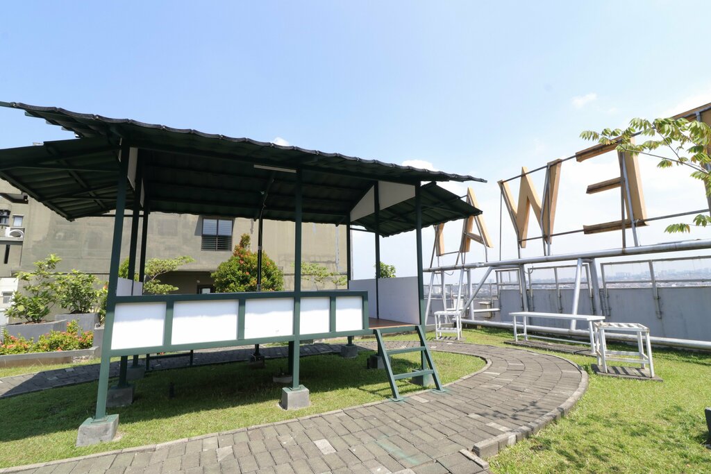 Hotel 7 Point At Gateway Cicadas, Bandung, photo