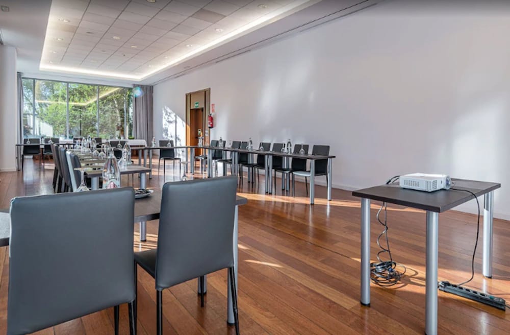 Фото Amura Alcobendas Hotel