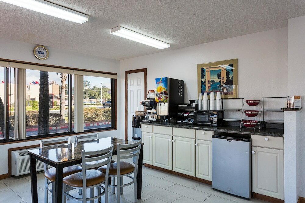 Фото Rodeway Inn Lake City I-75