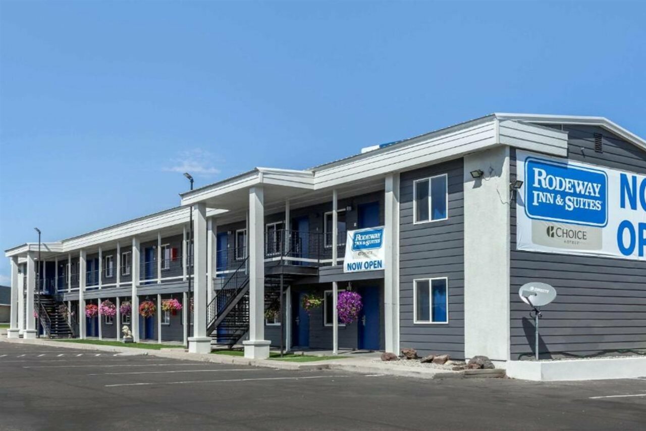 Фото Rodeway Inn & Suites