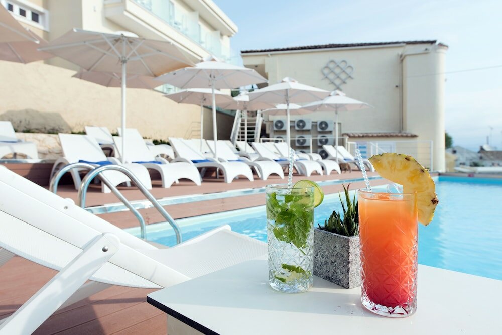 Фото Melina Bay Boutique Hotel