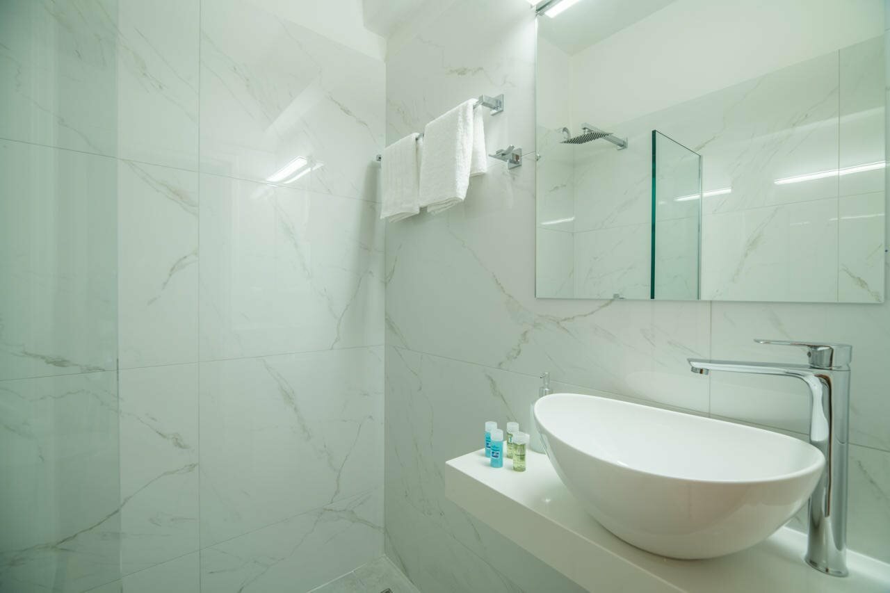 Фото Hiona Holiday Hotel