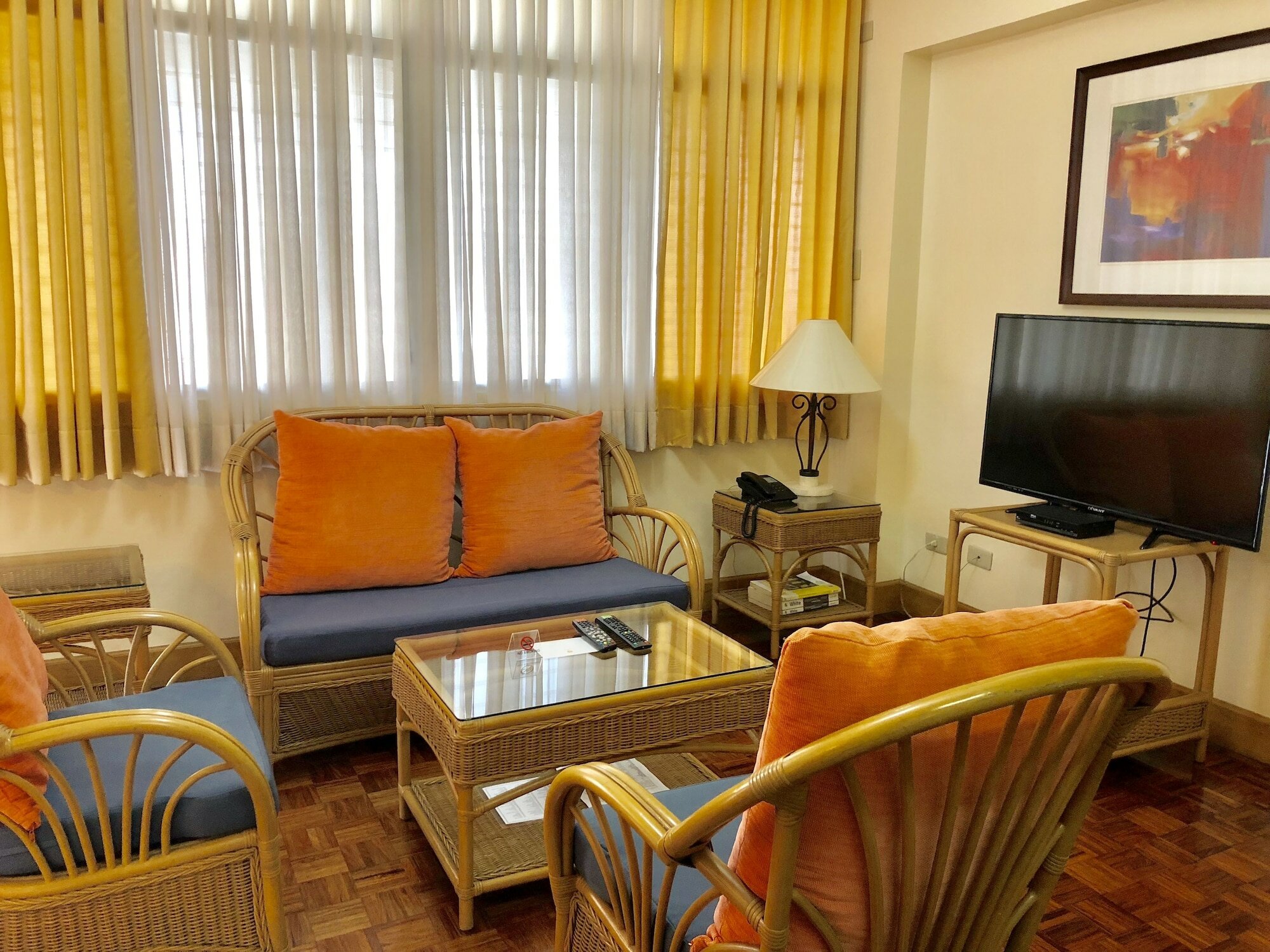 Фото Tropicana Suites