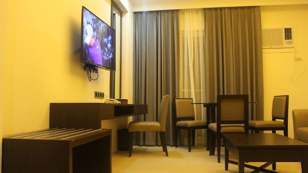 Фото Sotogrande Iloilo Hotel