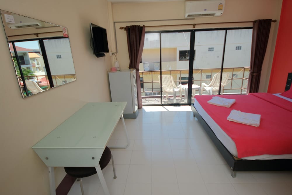 Фото Pineapple Guesthouse