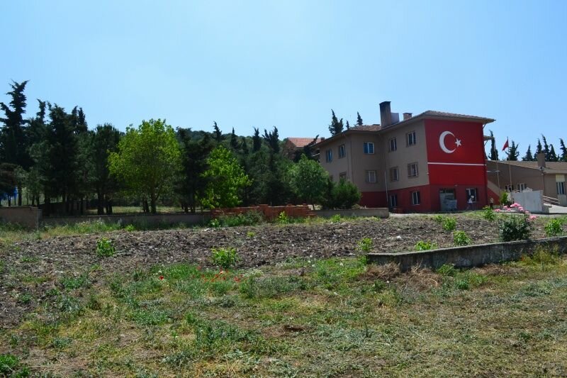 School Mecidiye Martyrs Middle School, Bigadic, photo