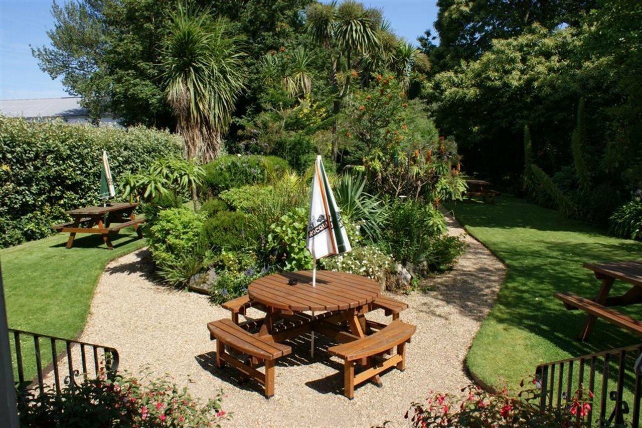 Фото отеля 2