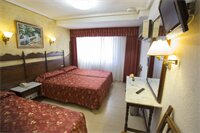 Фото Hotel Reyes Catolicos