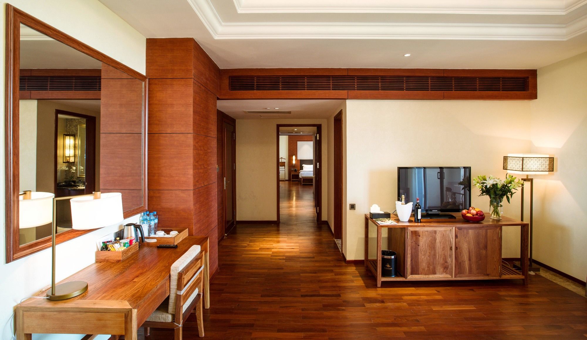 Фото Landmark Mekong Riverside Hotel