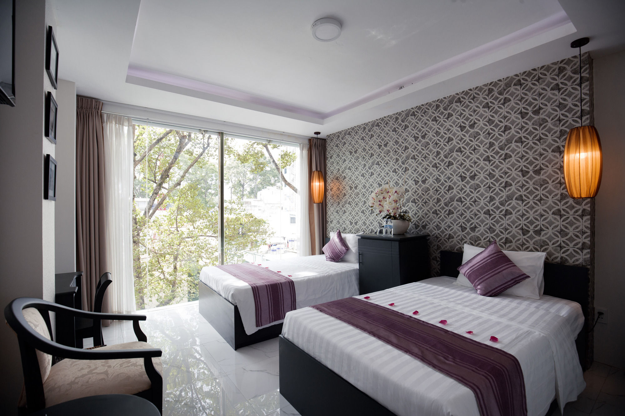 Фото Sense Legend Hotel