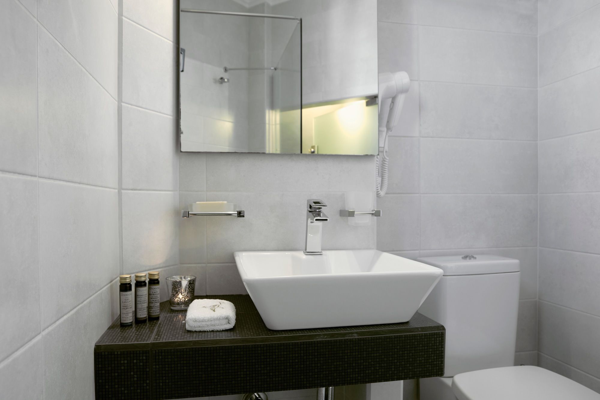 Фото Eleia Seafront Rooms & Villas