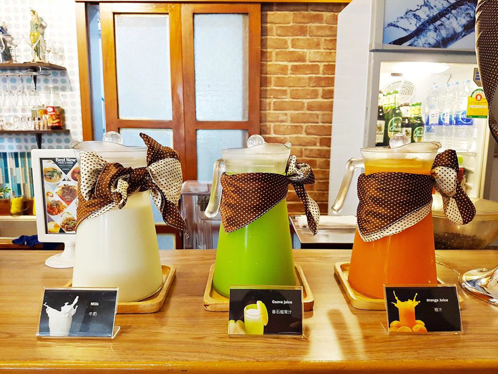 Фото DinsoMon Hotel