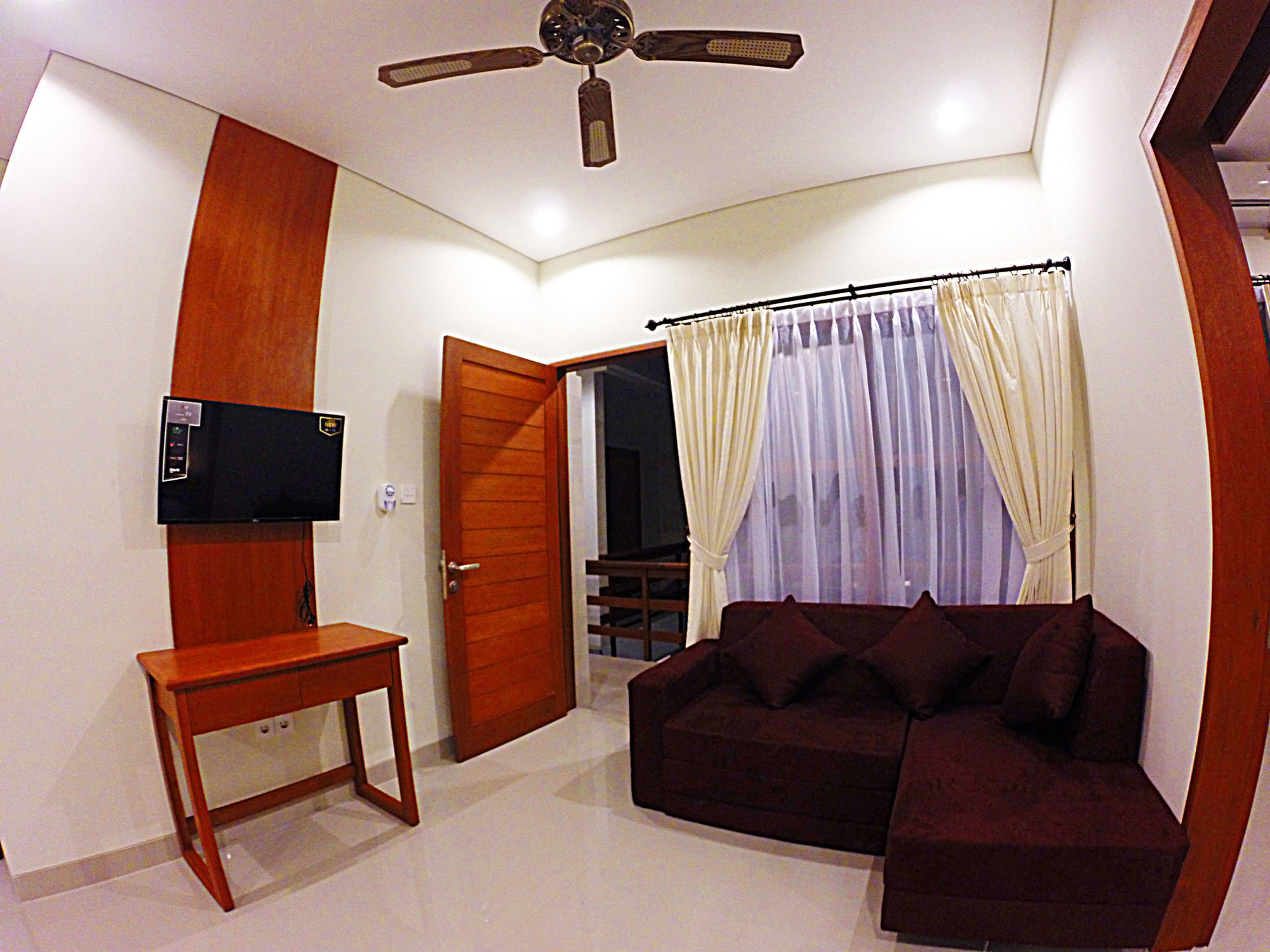 Фото Asoka Hotel and Suite