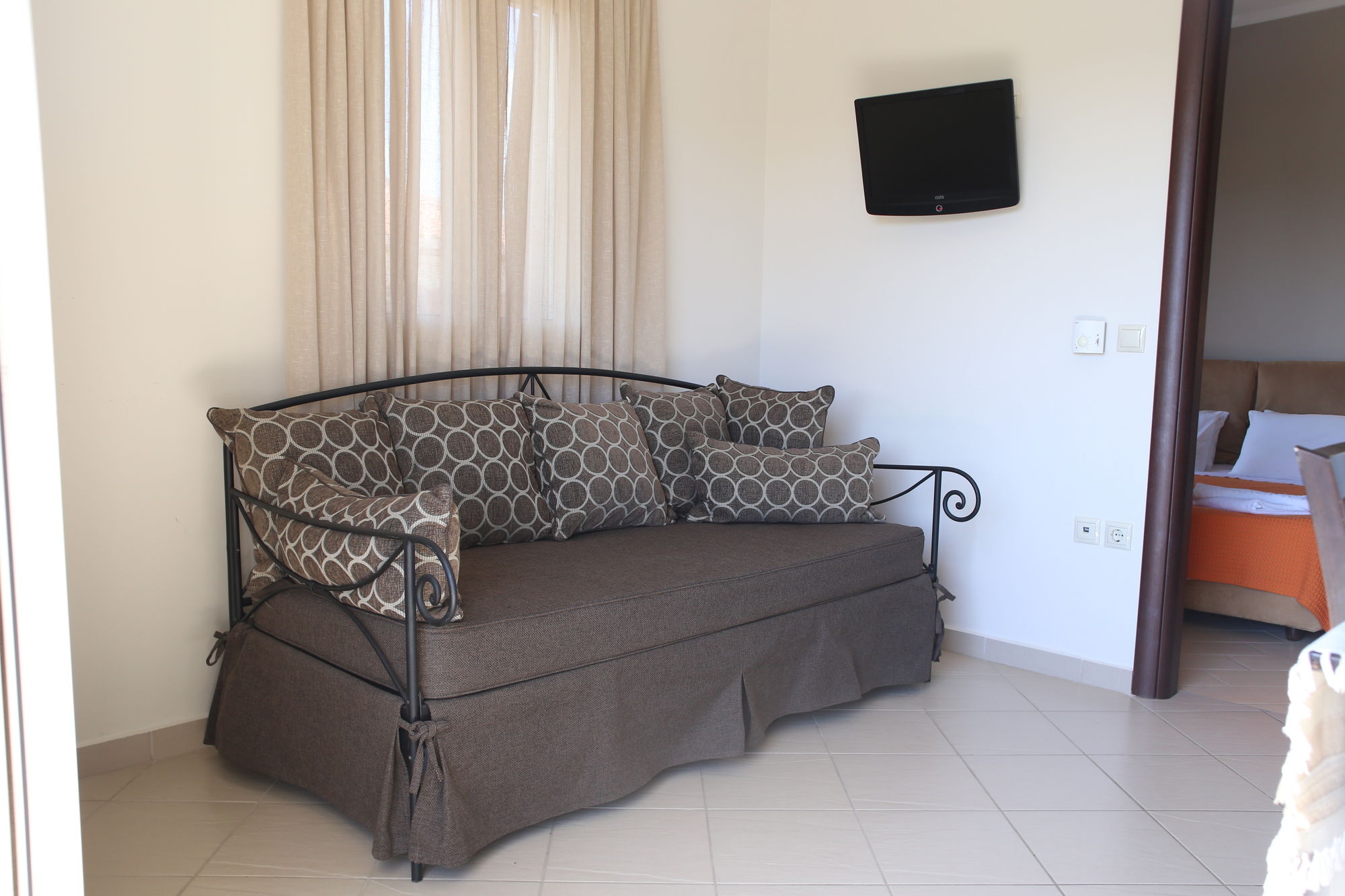 Фото Christina Studios