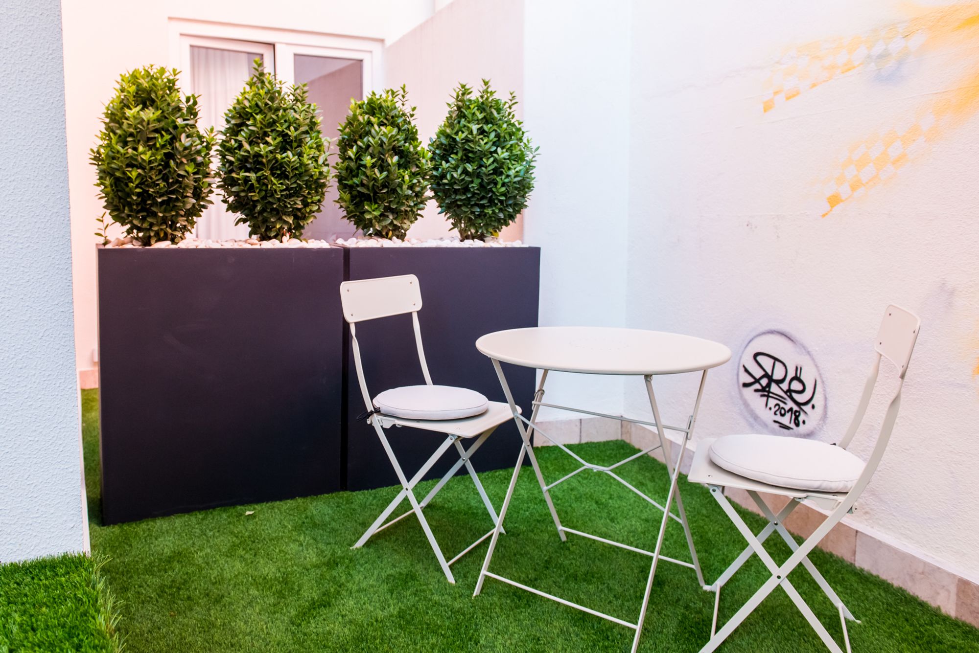 Фото Lx51 Studios & Suites Lisbon Center