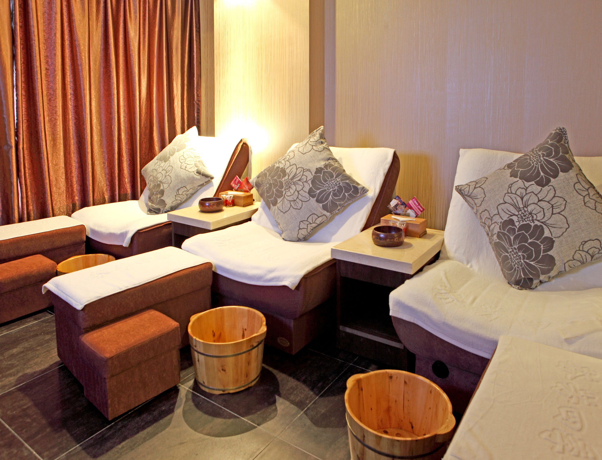 Фото Nade Freedom Hotel