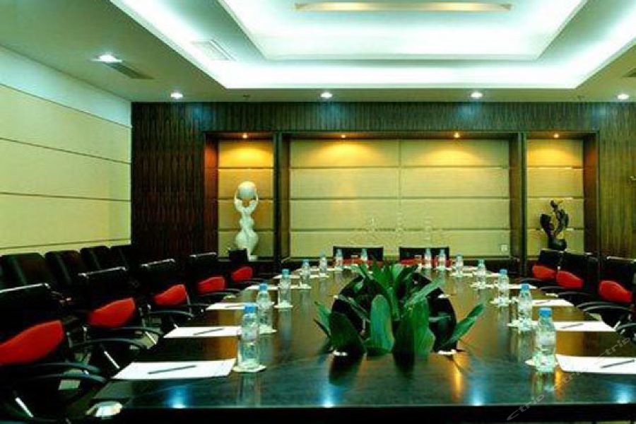 Фото Royal International Hotel