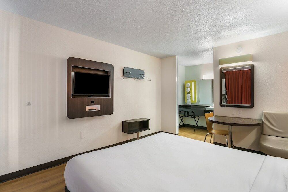 Фото Rodeway Inn Baltimore - Inner Harbor South