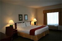 Фото Evergreen Inn and Suites