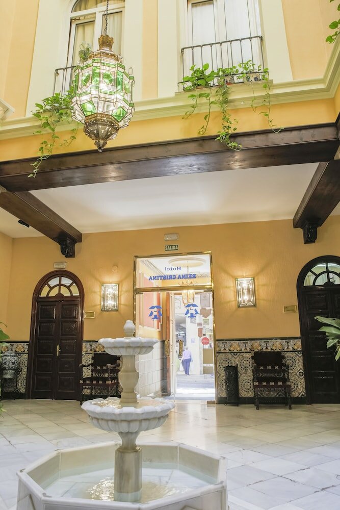 Фото Отель Reina Cristina