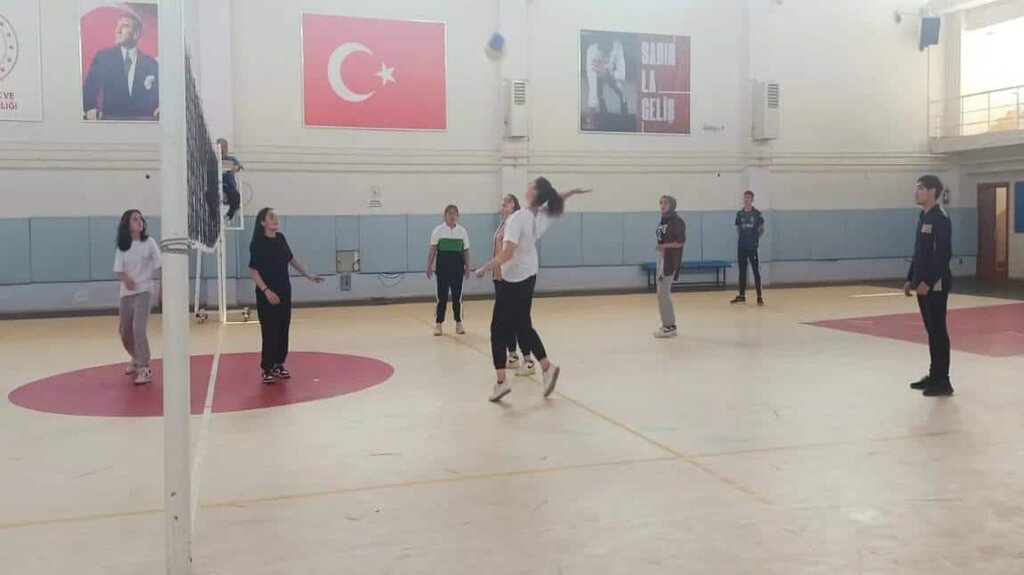 Lyceum 75. Yil Lisesi, Altunhisar, photo