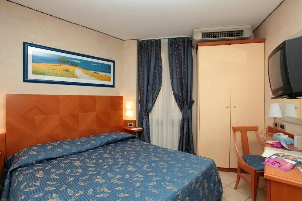 Фото Albergo Centrale Bologna