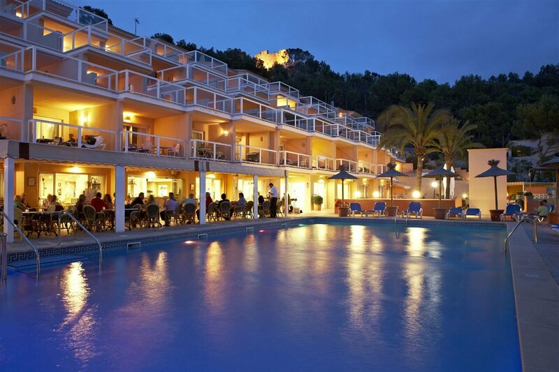 Гостиница Universal Aparthotel Don Camilo