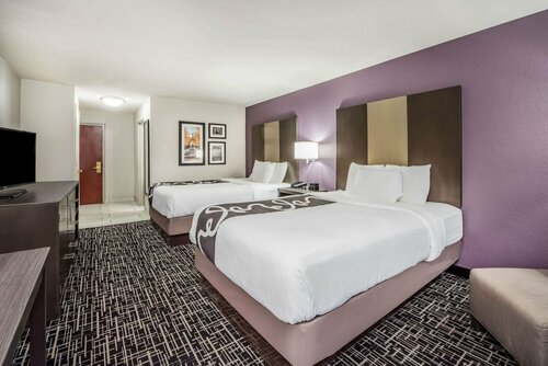 Гостиница La Quinta Inn & Suites by Wyndham Fairborn Wright-Patterson