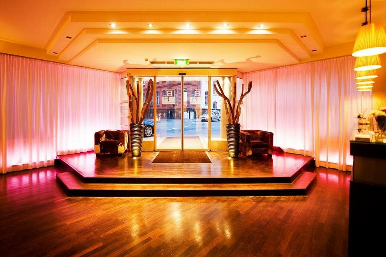 Фото Bristol Hotel Frankfurt