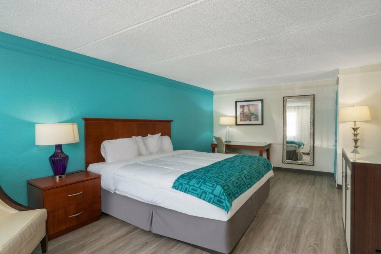 Фото Howard Johnson by Wyndham Atlanta College Park