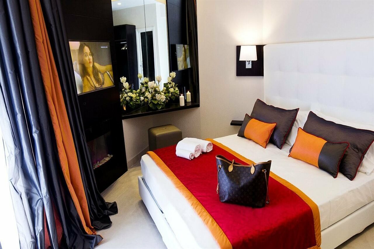 Фото Roman Holidays Boutique